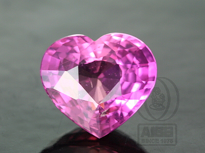 Natural Sapphire, , 4.03 cts, 9.28 x 5.52 x 10.26 x mm